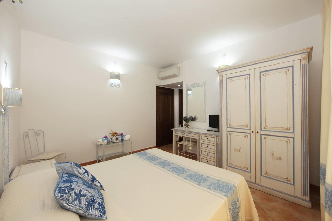 Guest House Villabianca La Maddalena  Exterior photo