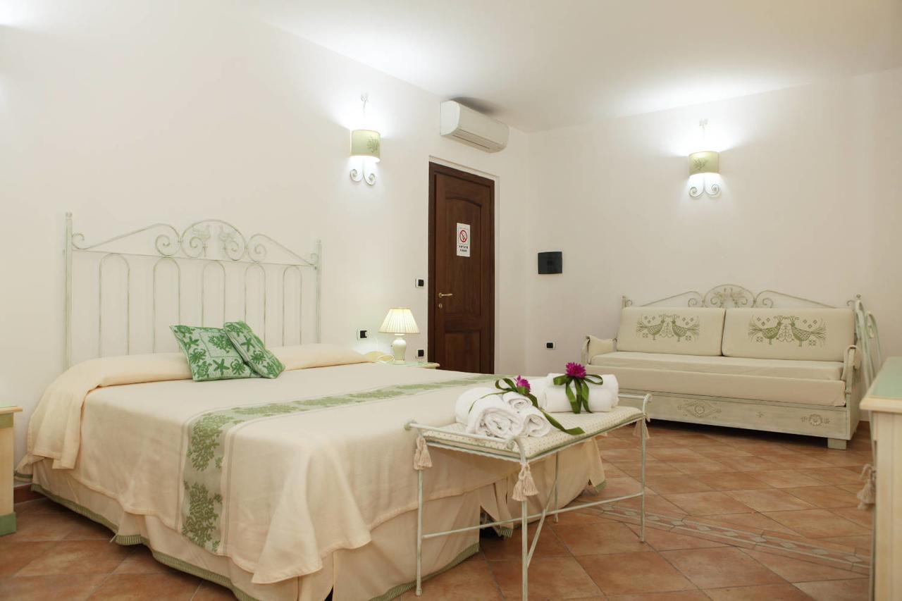 Guest House Villabianca La Maddalena  Exterior photo