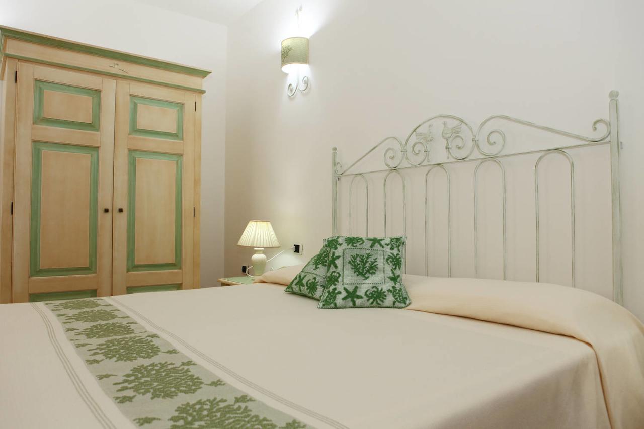 Guest House Villabianca La Maddalena  Exterior photo