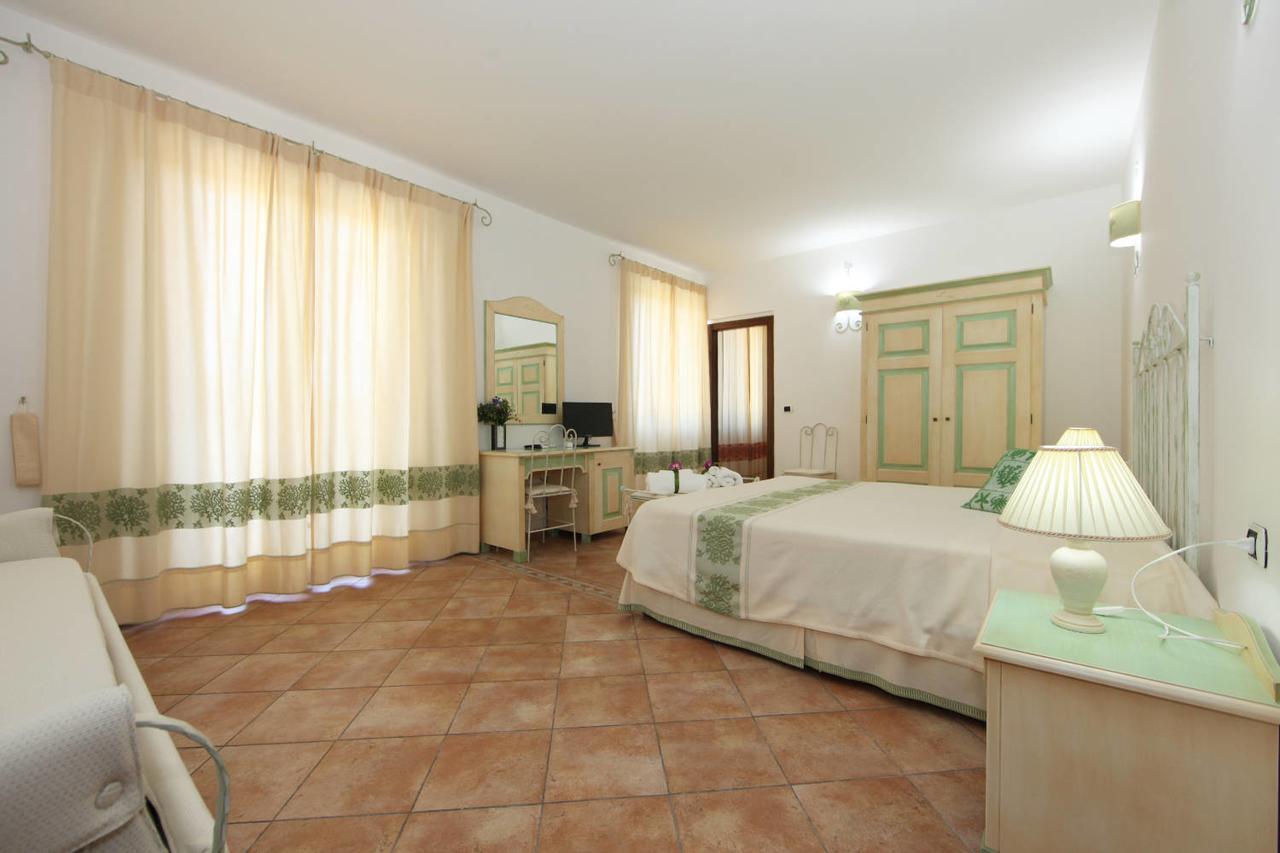Guest House Villabianca La Maddalena  Exterior photo