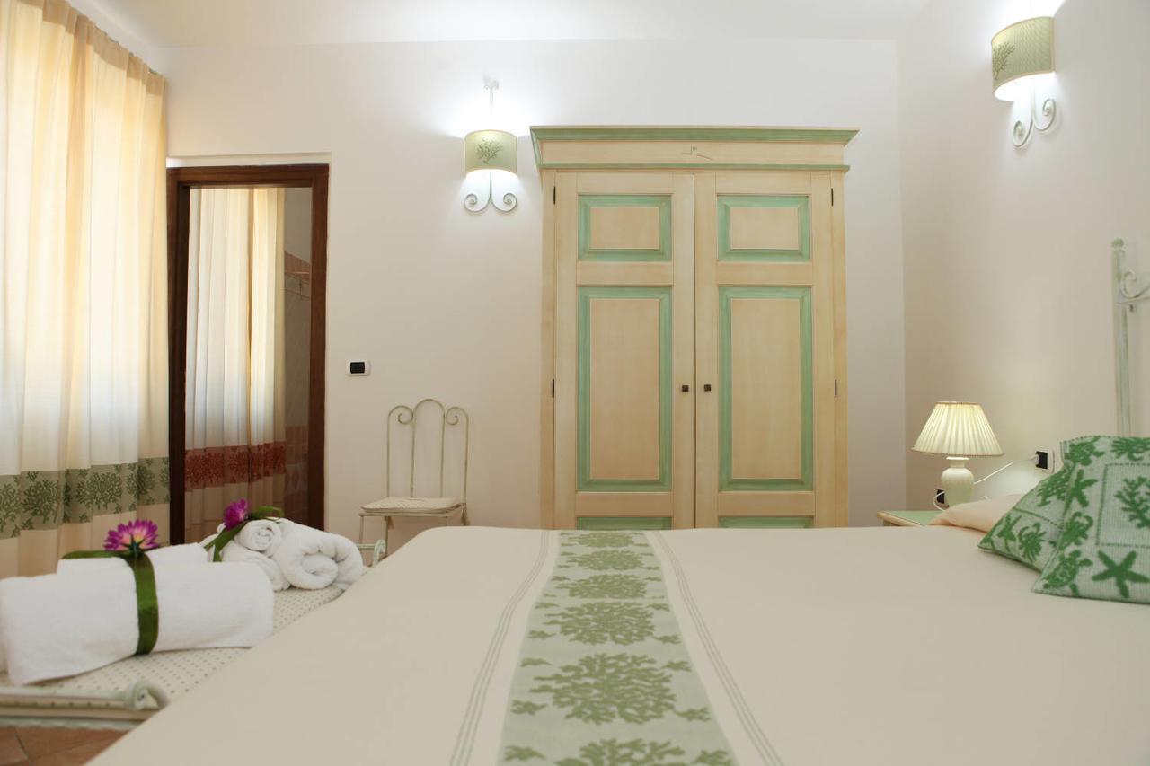 Guest House Villabianca La Maddalena  Exterior photo