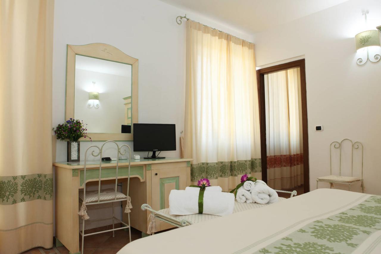 Guest House Villabianca La Maddalena  Exterior photo