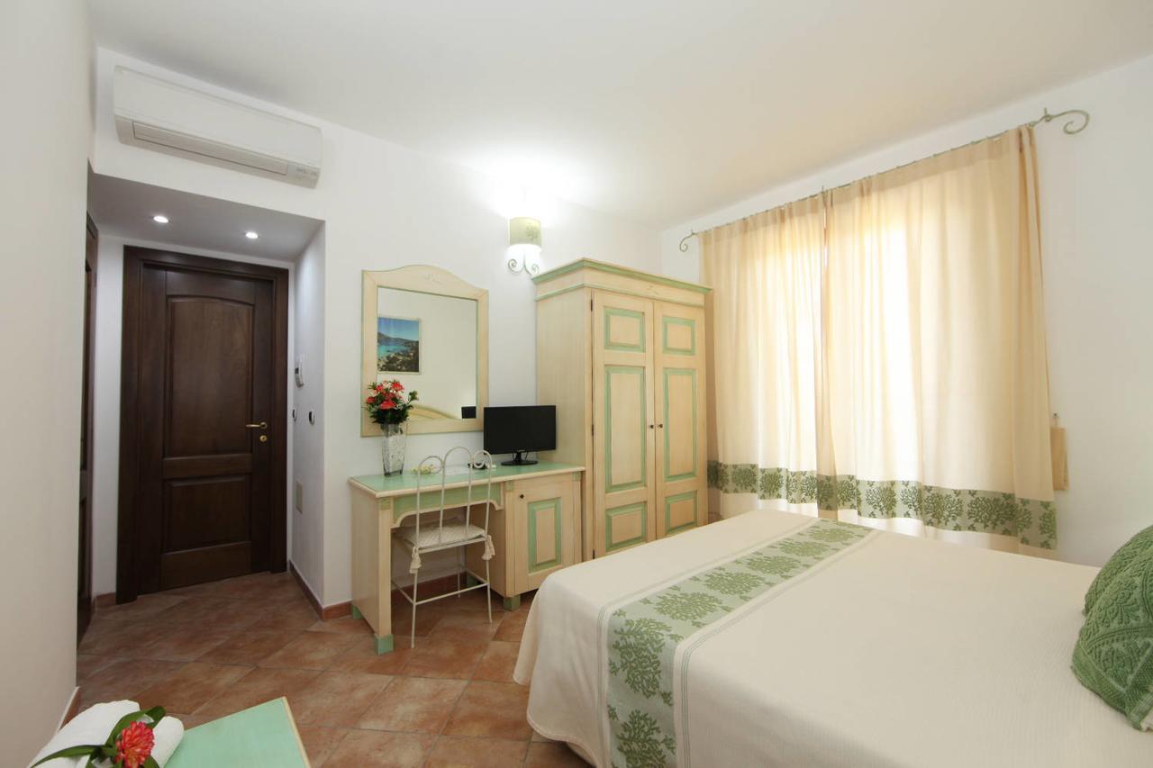 Guest House Villabianca La Maddalena  Exterior photo